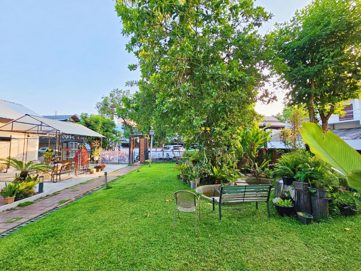 Sherloft Home&Hostel Chiang Mai Exterior foto